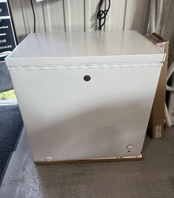 Congélateur coffre horizontal GE – 32 pouces, 7,0 pi³, blanc – FCM7STBWW – Image 8