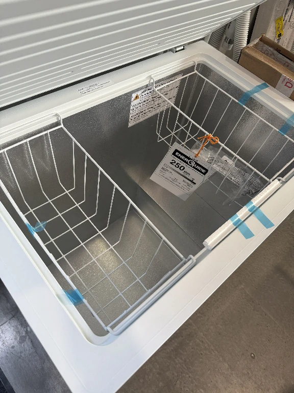 Congélateur coffre horizontal GE – 32 pouces, 7,0 pi³, blanc – FCM7STBWW – Image 7