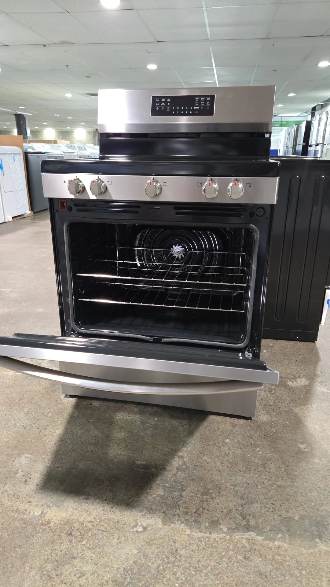 Cuisinière électrique Frigidaire Gallery – 30 pouces, 5,3 pi³, inox – GCRE306CBF – Image 8