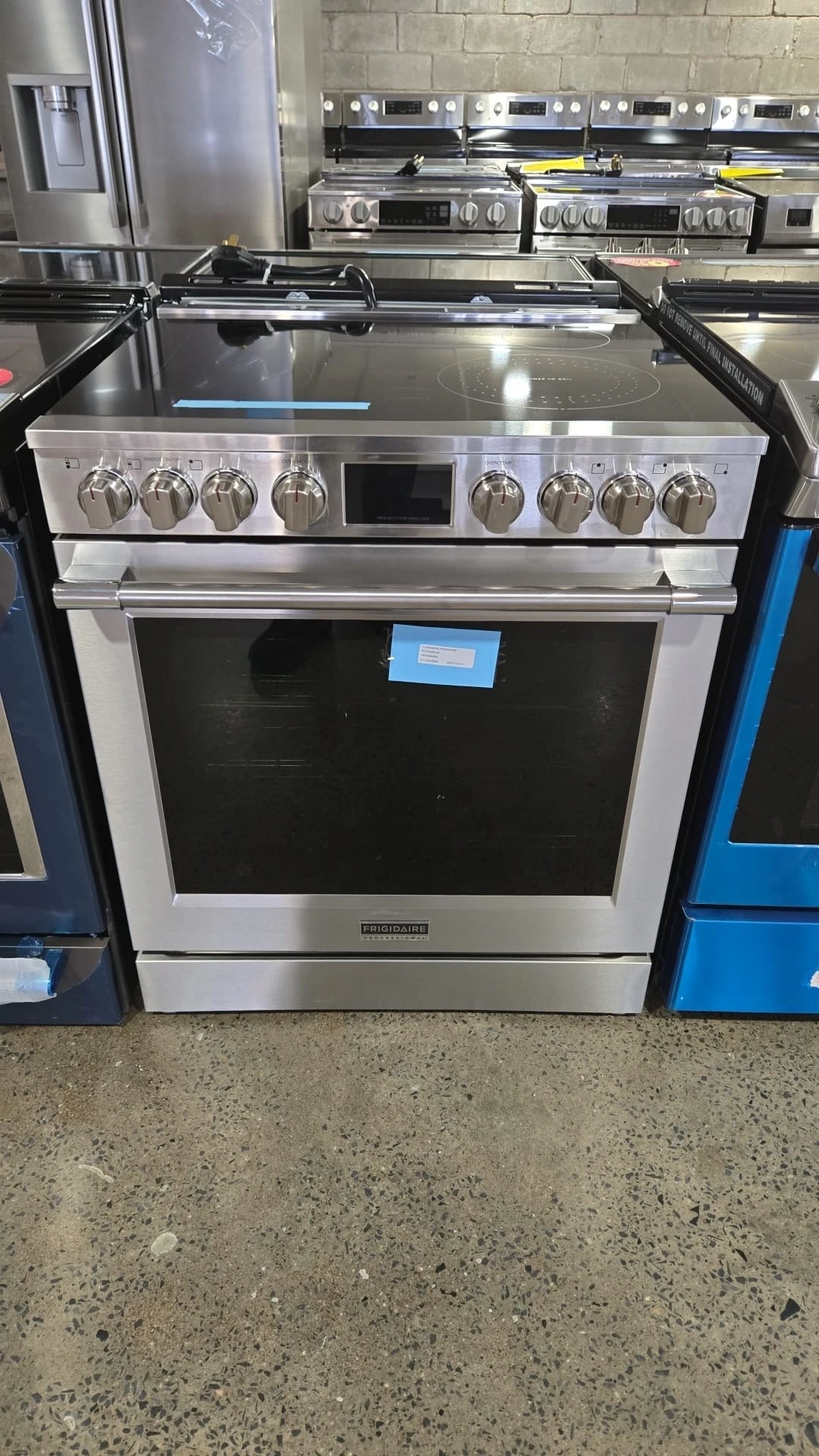 Cuisinière électrique Frigidaire Professional – 30 pouces, 6,2 pi³, convection, inox – PCFE308CAF – Image 7