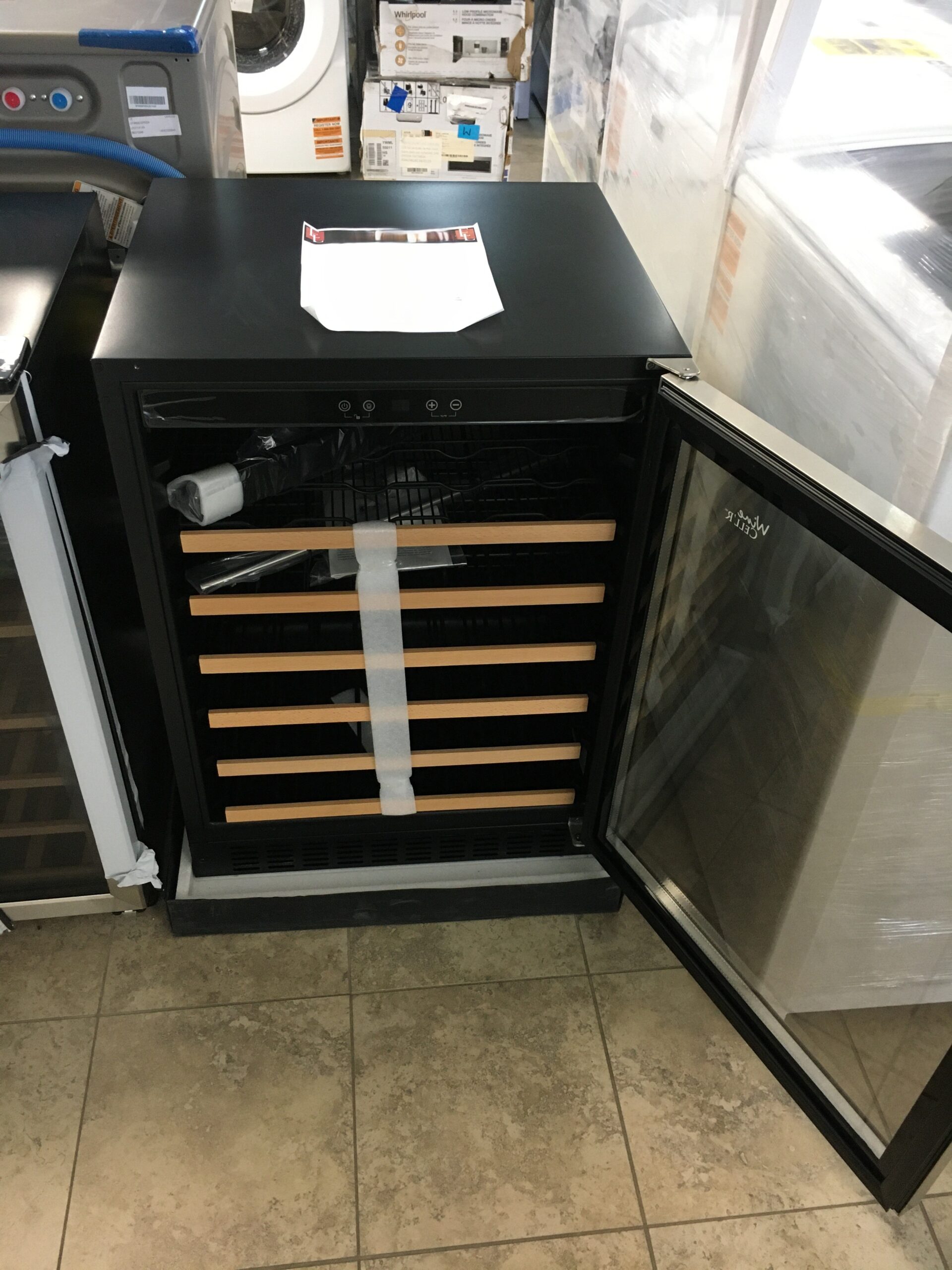 Cellier à vin Winecell’r – 46 bouteilles, porte vitrée, Noir– WC46 - Image 5