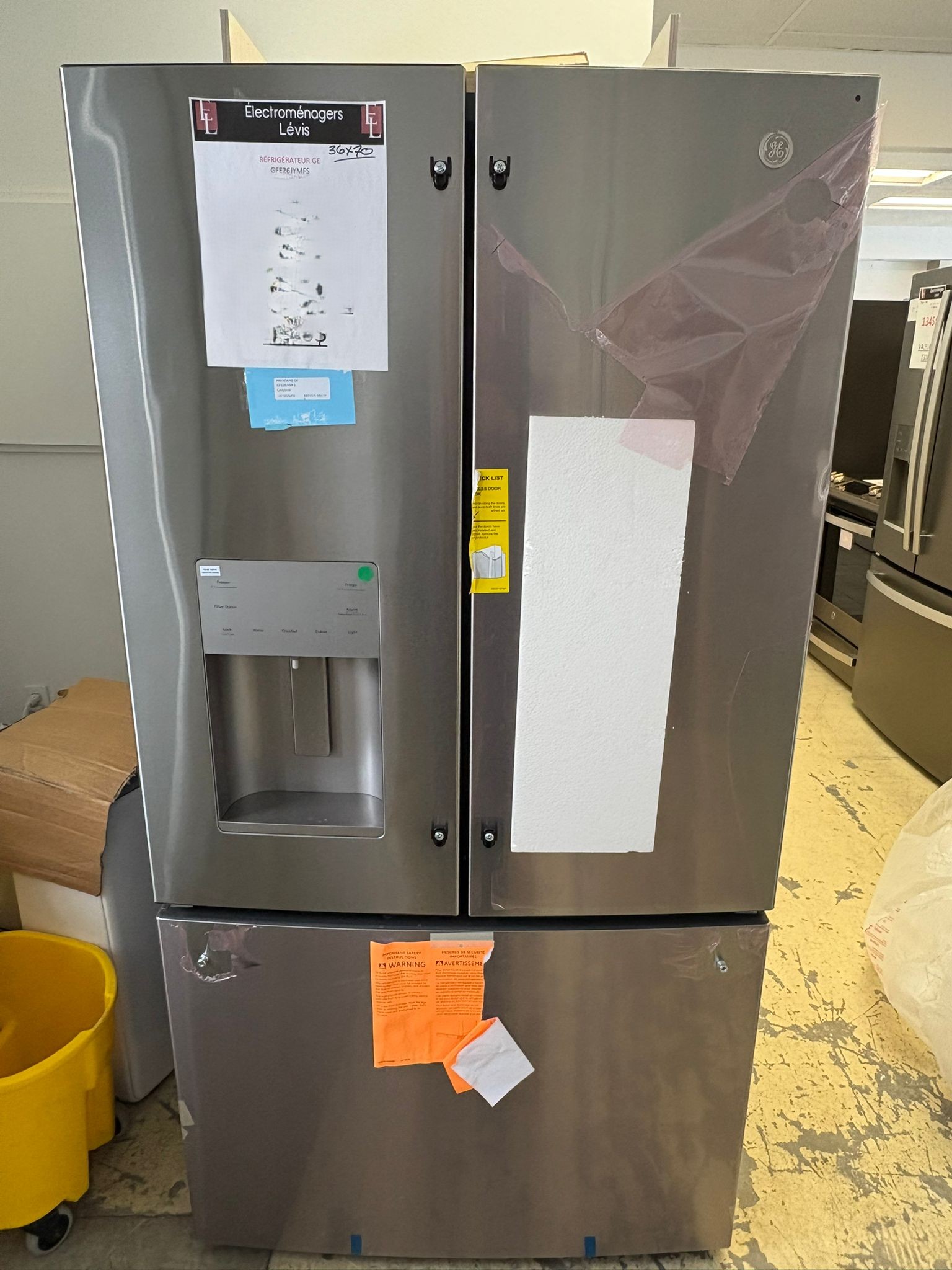 Réfrigérateur à portes françaises GE – 36 pouces, 25.6 pi³,Acier inoxydable – GFE26JYMFS - Image 4