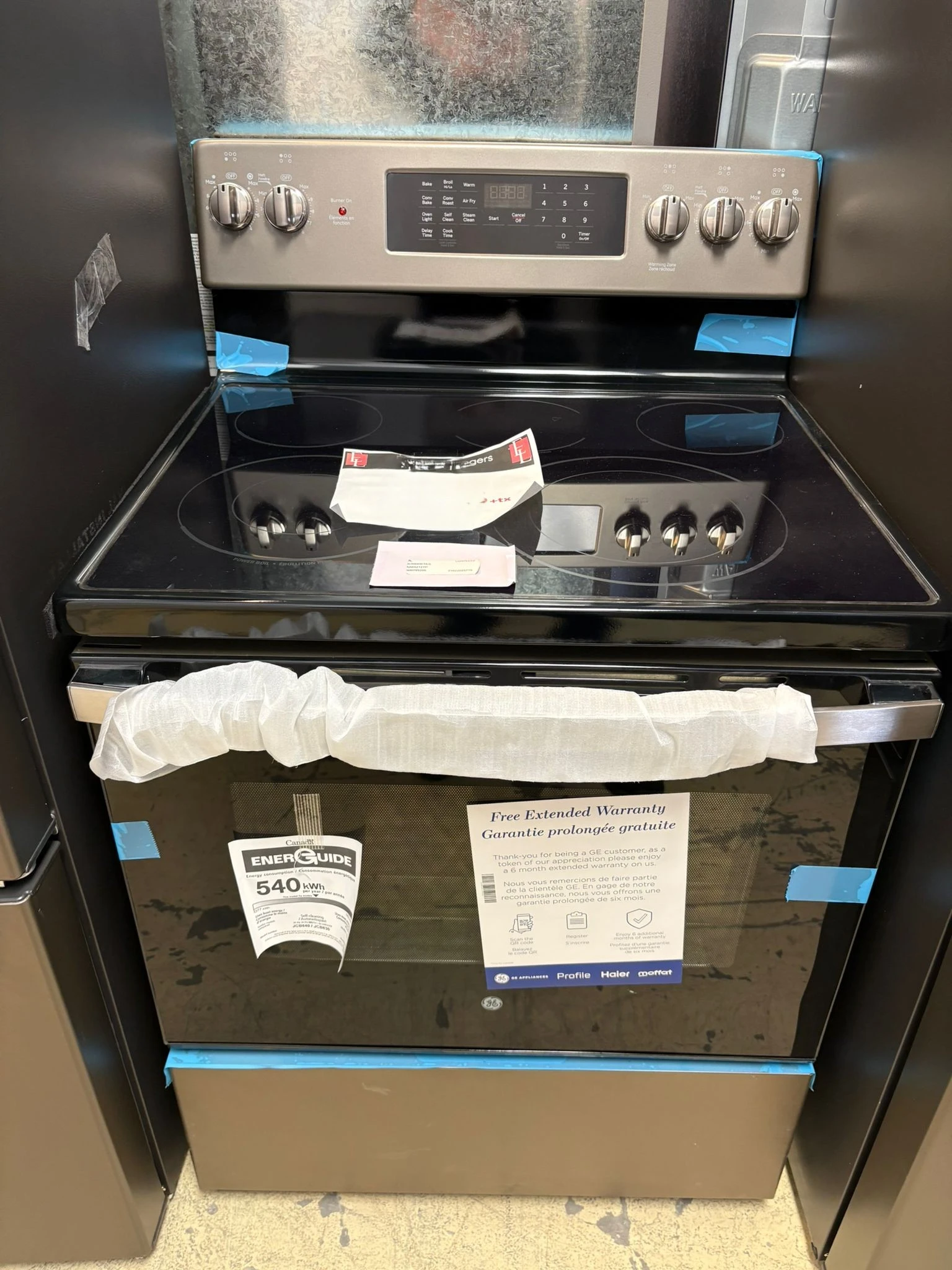 Cuisinière électrique GE 30 pouces 5 pi³ ardoise – JCB840ETES – Image 5