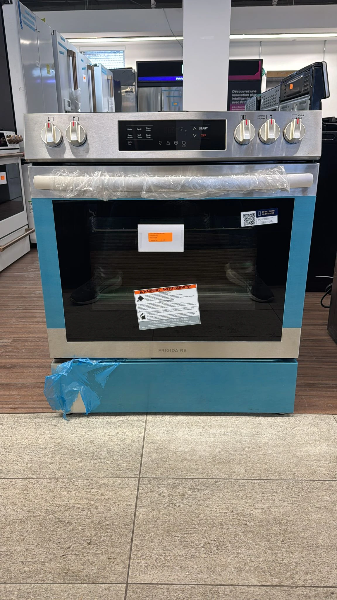Cuisinière à gaz Frigidaire – 30 pouces, 5.1 pi³, convection, 5 brûleurs, Acier inoxydable – FCFG3083AS – Image 4