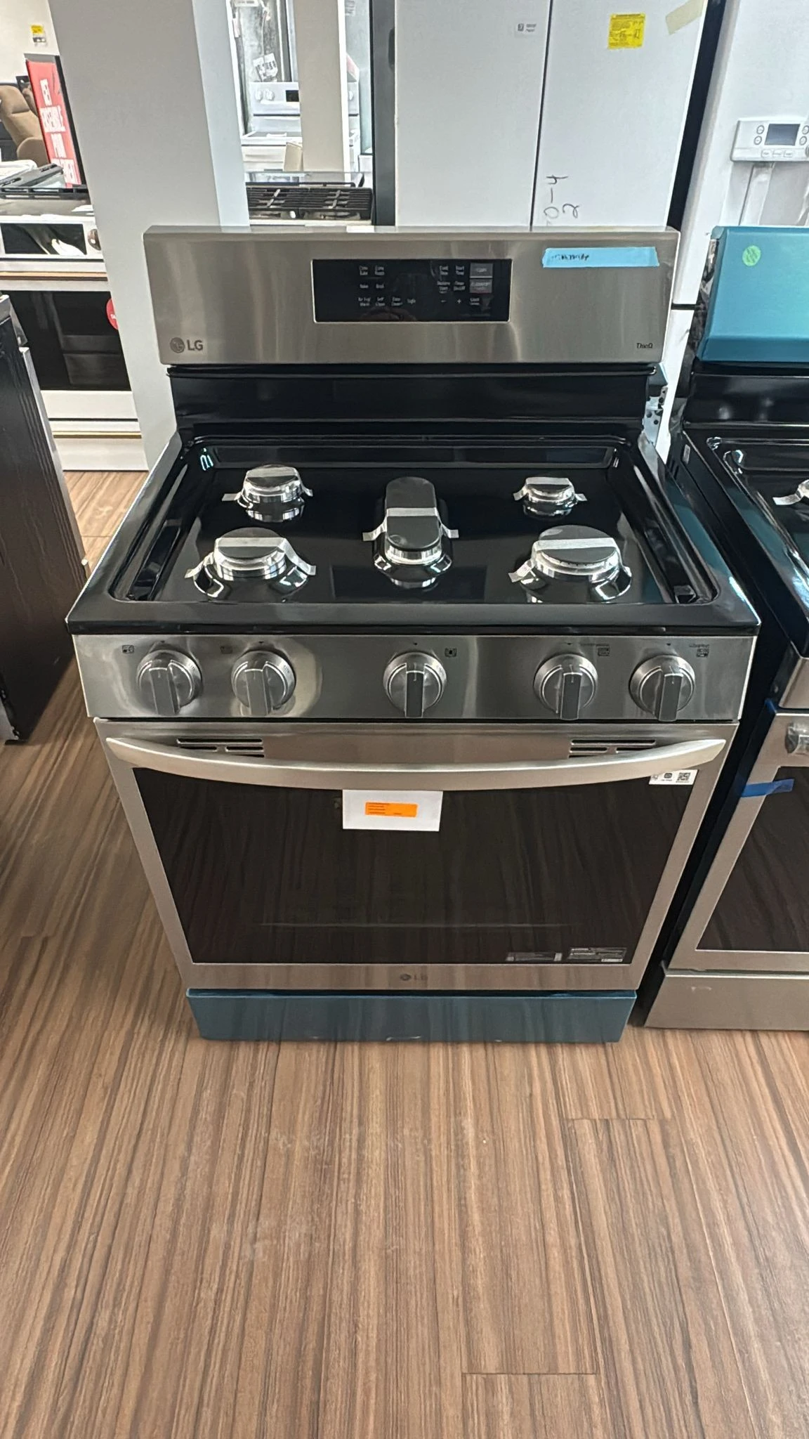 Cuisinière à gaz LG – 30 pouces, 5.8 pi³, convection, 5 brûleurs, Acier inoxydable – LRGL5823S – Image 4