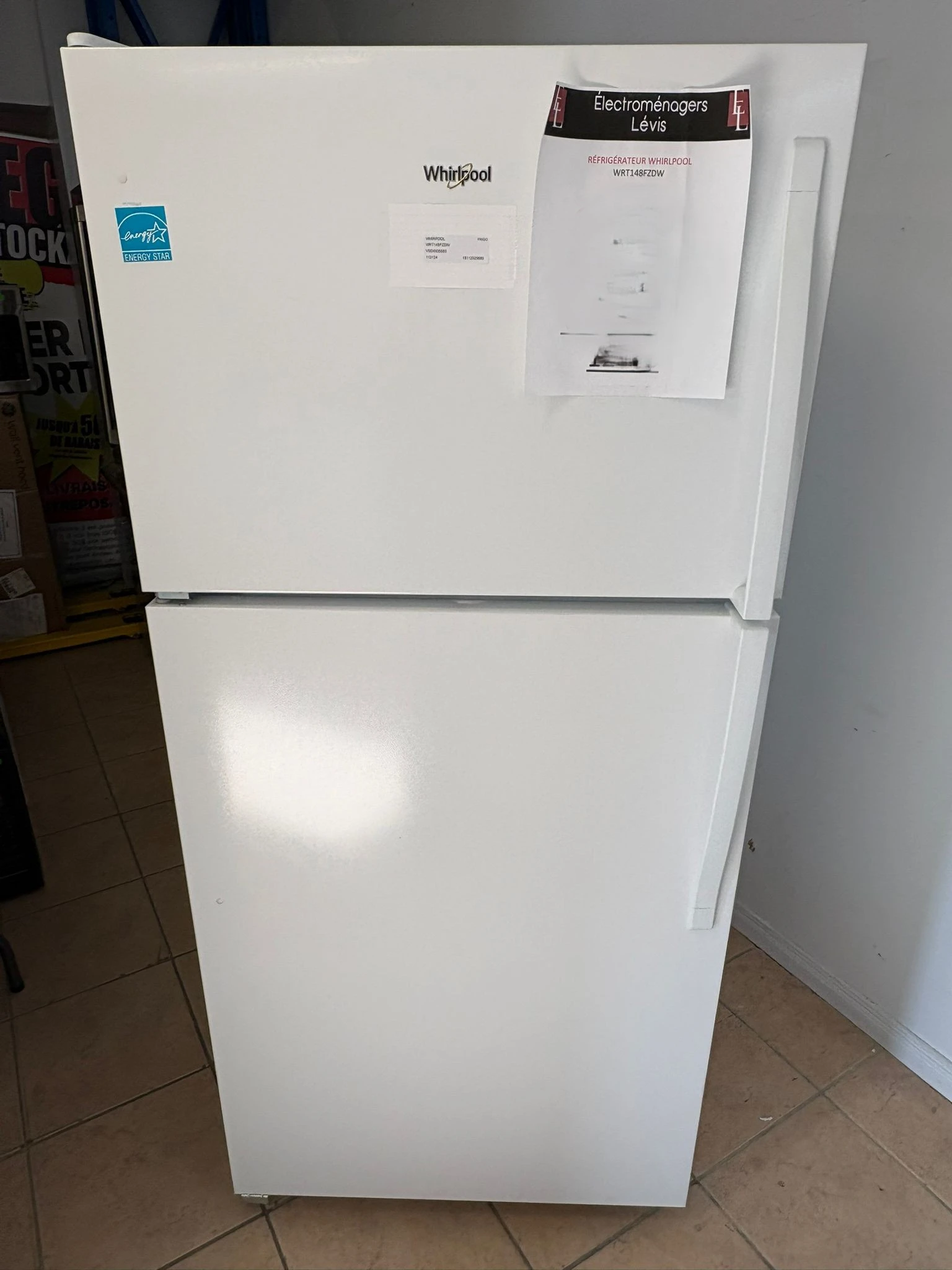 Réfrigérateur à congélateur supérieur Whirlpool – 30 pouces, 18.2 pi³, blanc – WRT148FZDW – Image 4