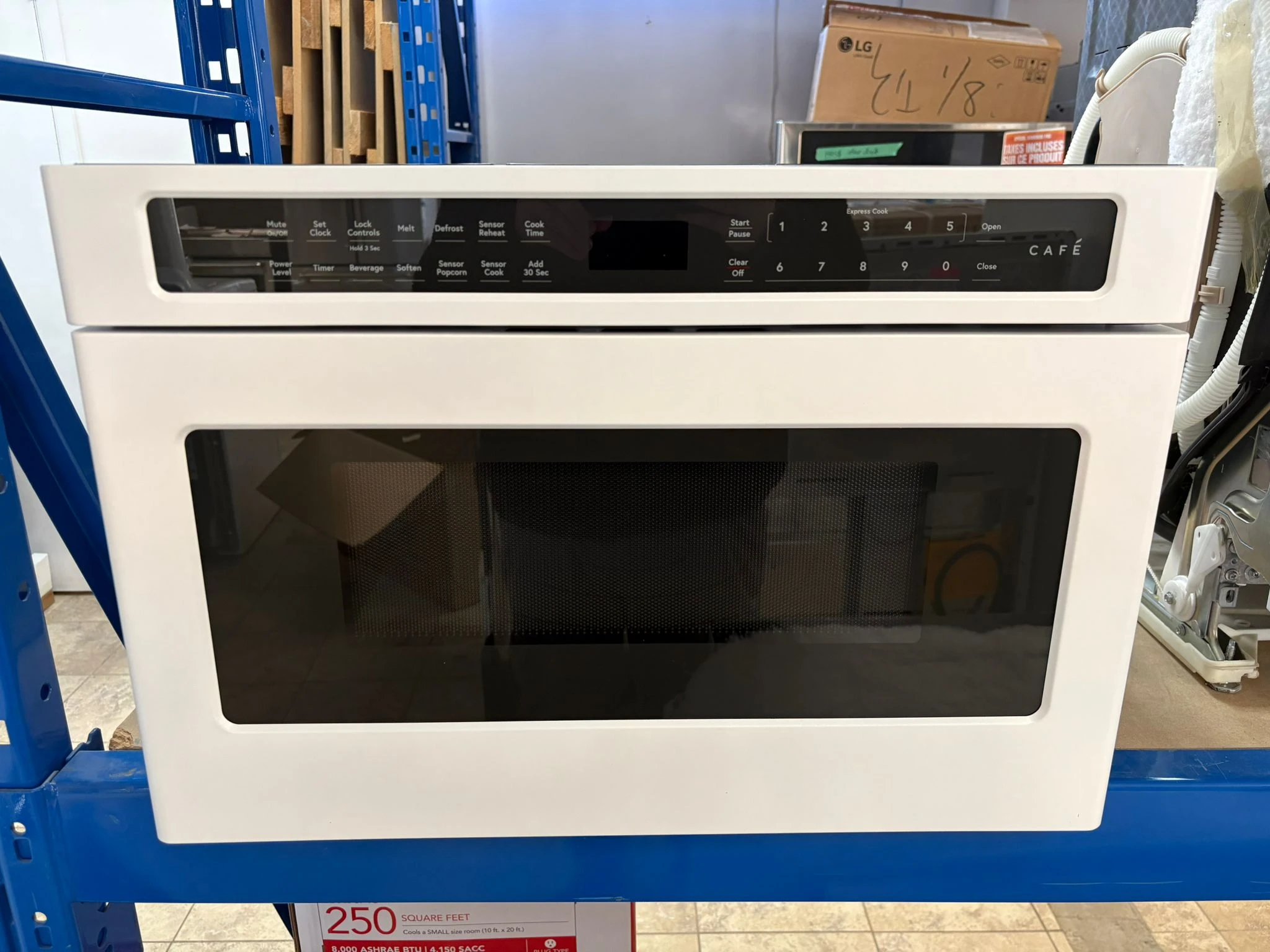 Tiroir micro-ondes Ge Cafe, 24 pouces, 1,2 pi³, blanc mat – CWLC12P4RW5 – Image 5