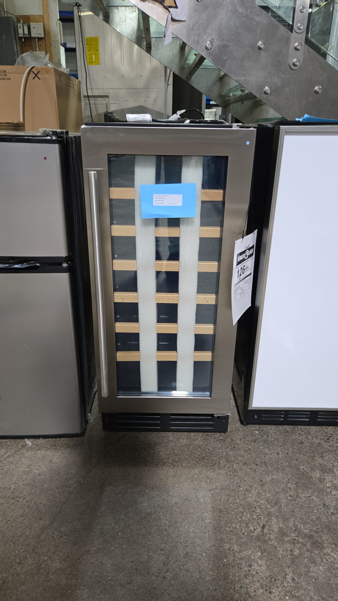 Cellier à vin sous comptoir Whirlpool – 15 pouces, 34 bouteilles, inox– WUW35X15DS – Image 3