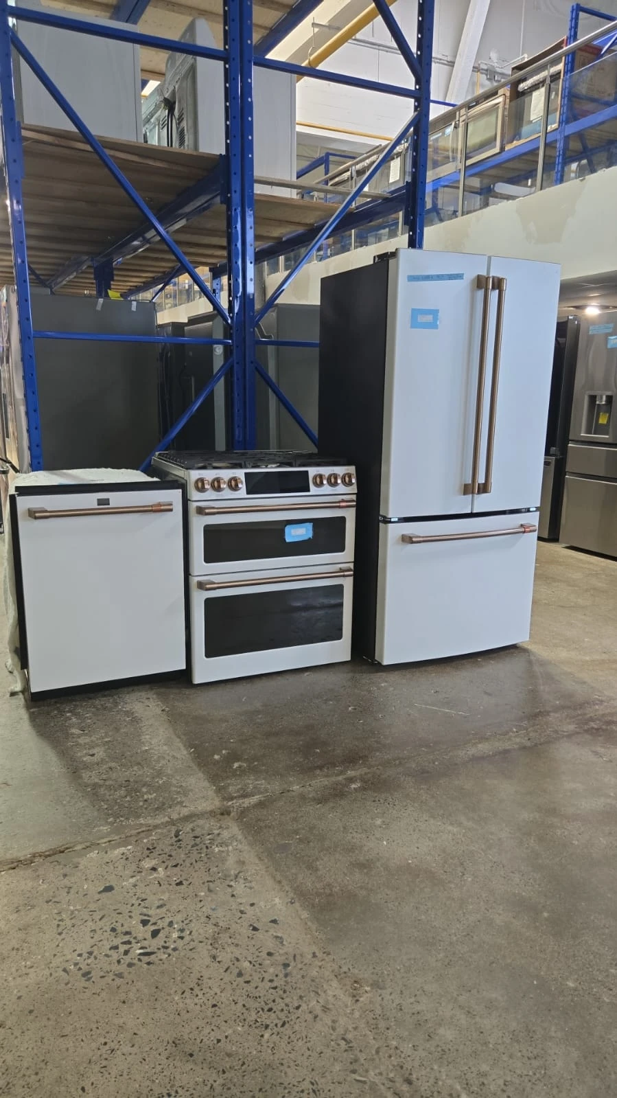 Ensemble de cuisine GE Café blanc – réfrigérateur 33pouces + cuisinière au gaz double four + lave-vaisselle 39 dB - CCGS750P4MW2 + CWE19SP4NW2 + CDT875P4NW2 – Image 10