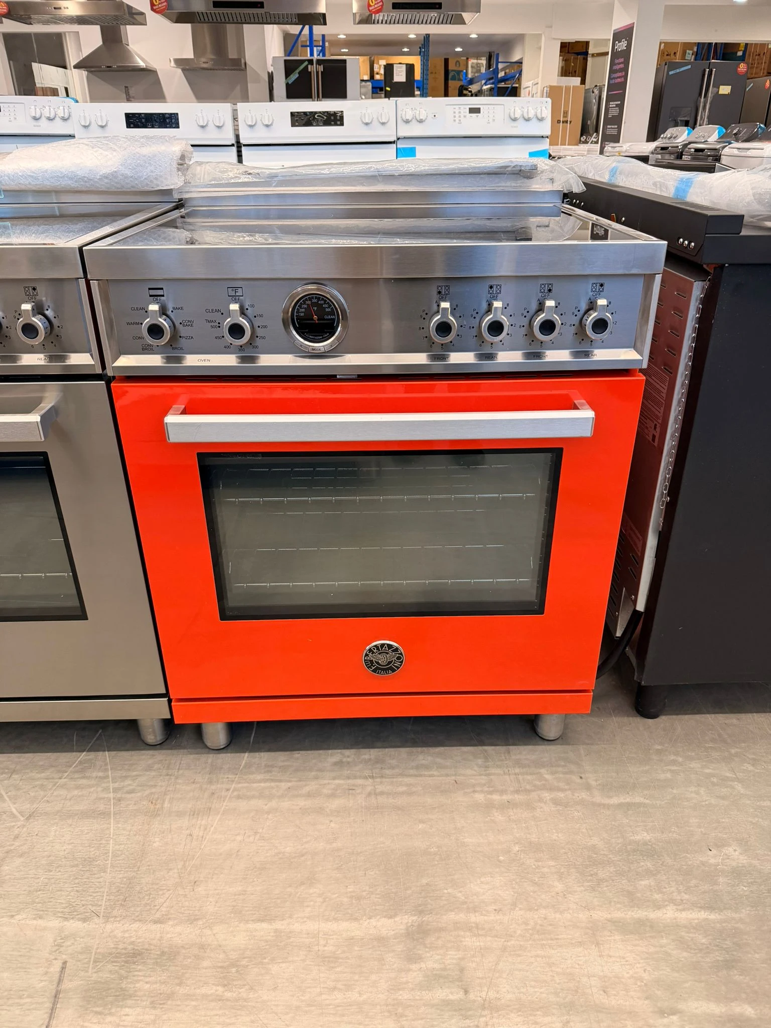 Cuisinière professionnelle à induction Bertazzoni – 30 pouces, 4,7 pi³, convection, autonettoyante, sans tiroir, fini distinctif – PROF304INSART - Image 5