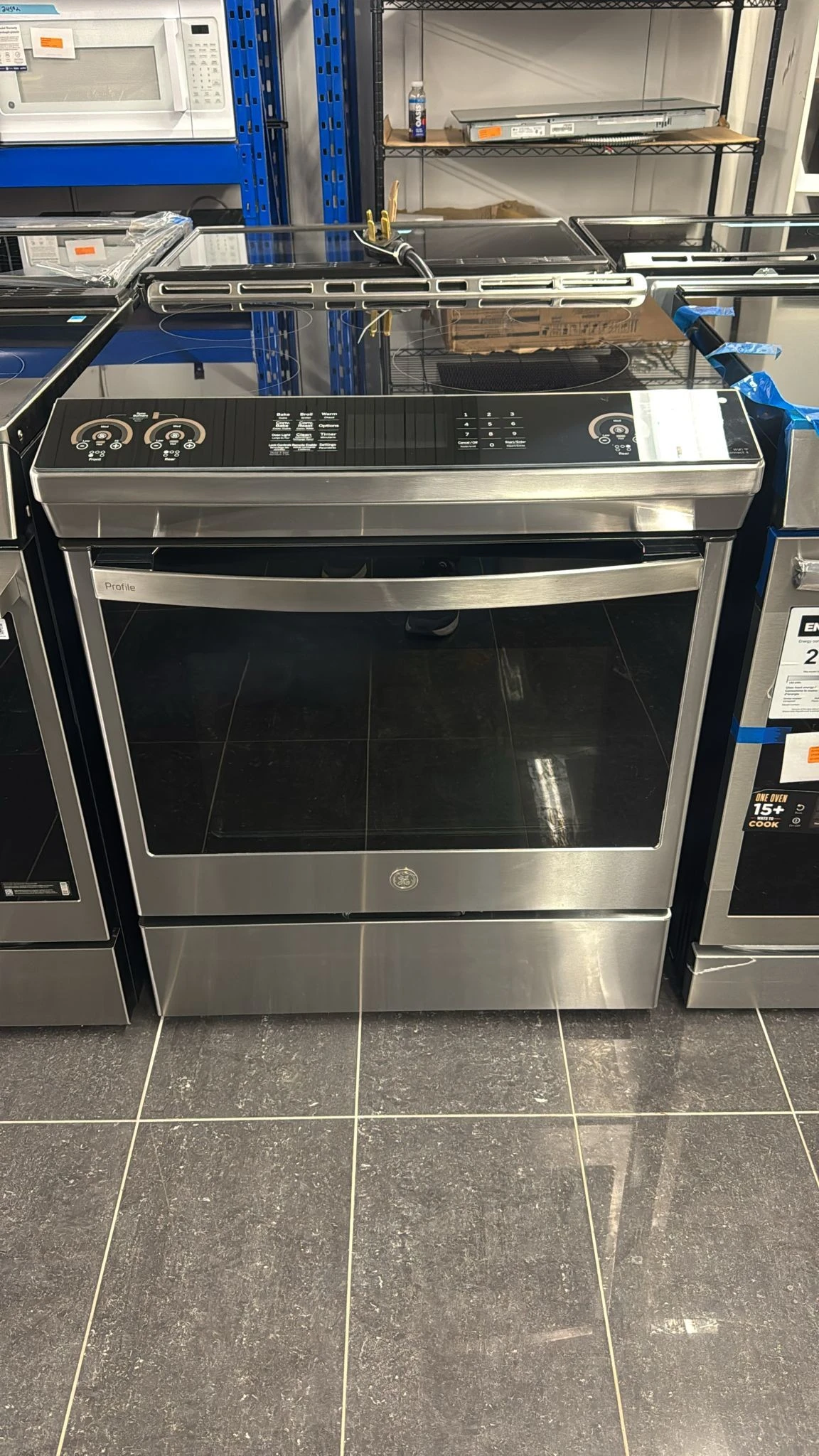 Cuisinière GE Profile à induction – 30 pouces, 5,3 pi³, True Convection, 5 bruleurs, inox – PCHS920YMFS - Image 5