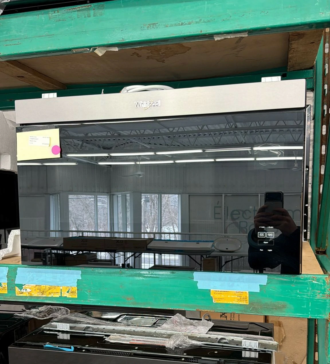 Micro-onde à hotte intégrée Whirlpool acier inoxydable 30 pouces – YWMMF5930PZ – Image 4