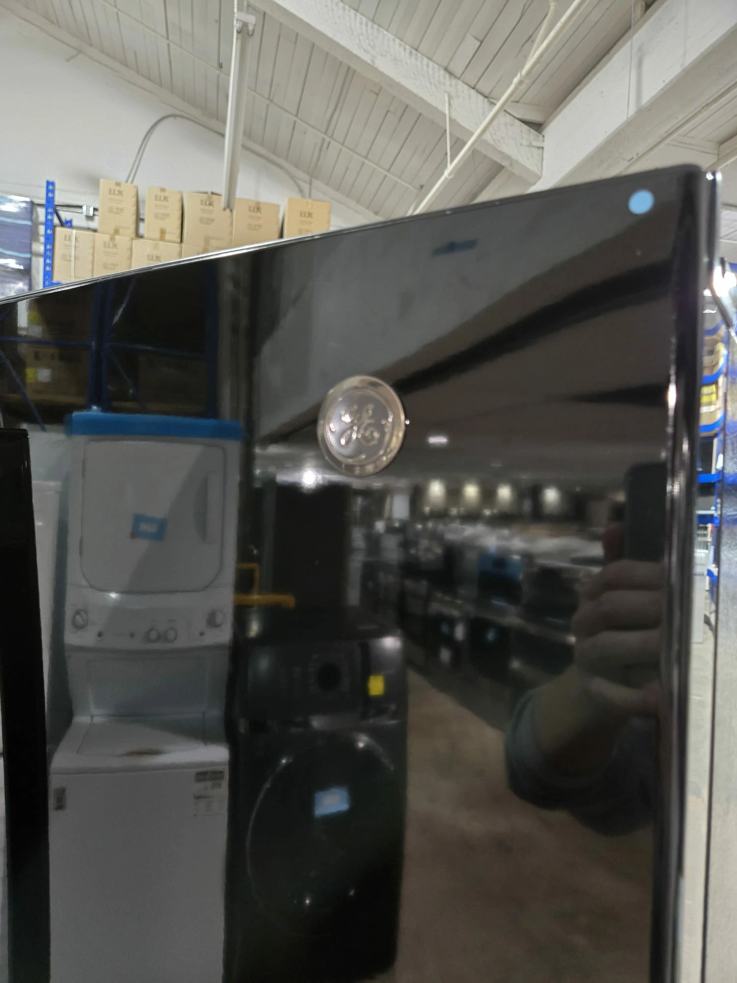 Réfrigérateur à portes françaises GE 33 pouces noir – GWE19JGLBB - Image 10