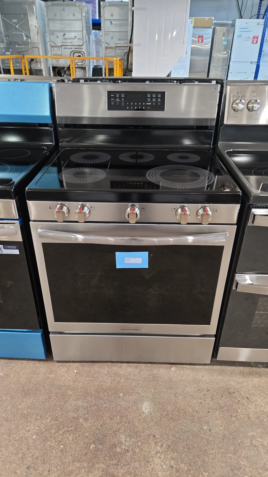 Cuisinière Frigidaire Gallery inox 30 pouces, 5,3 pi³, convection – GCRE306CBF – Image 7